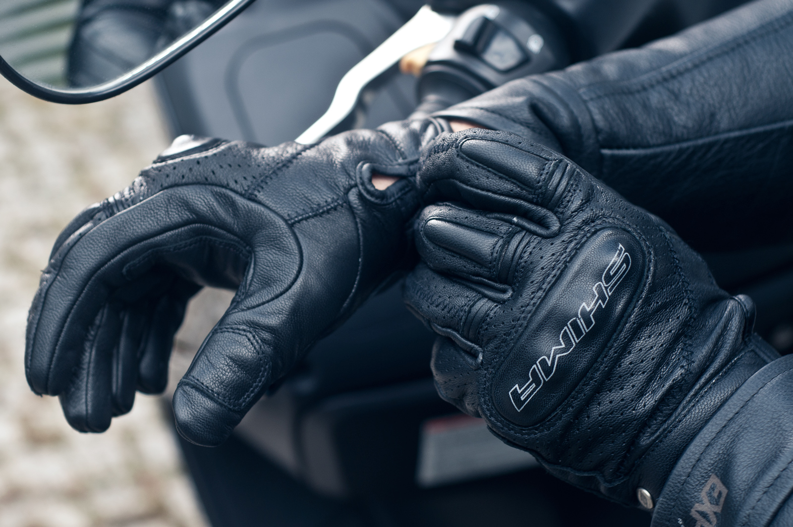 Мотоперчатки кожаные SHIMA CALIBER черный